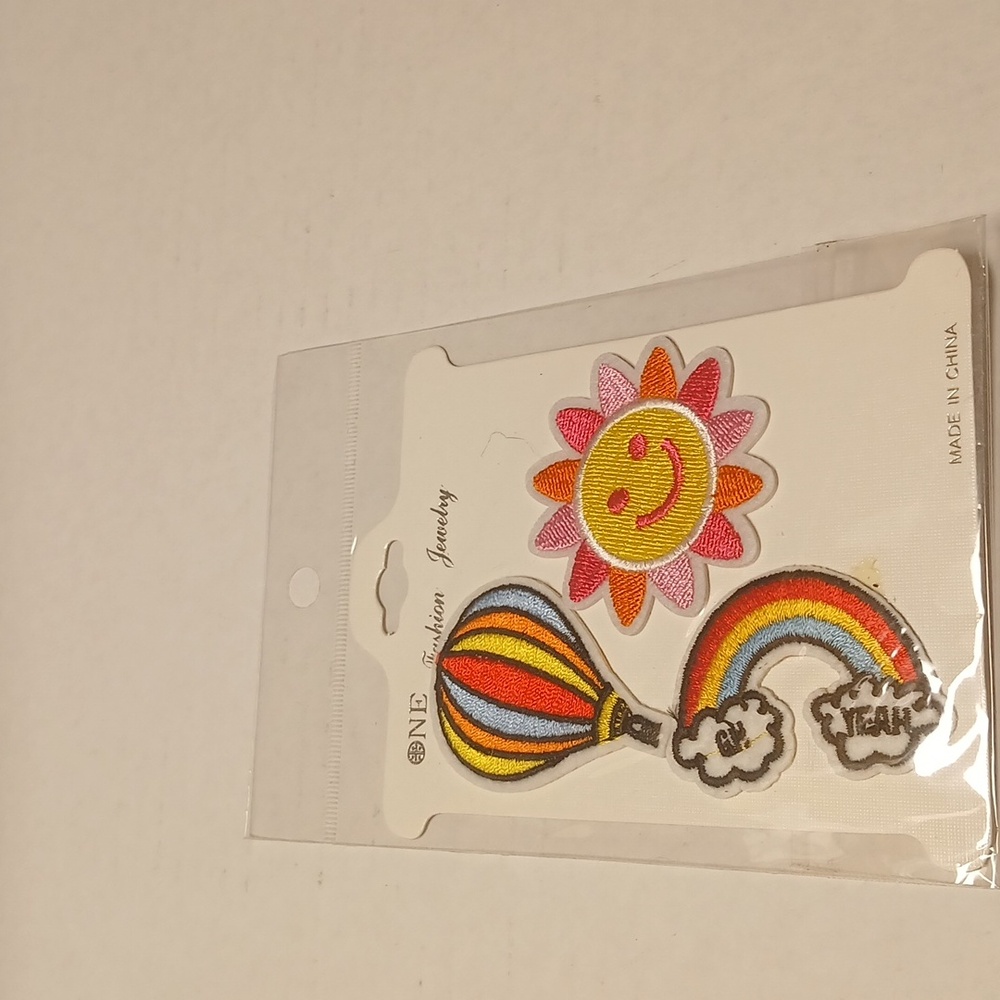 ONE Fashion 3pcs Patch Set Hot Air Balloon Sun Rainbow NWT - Picture 8 of 8